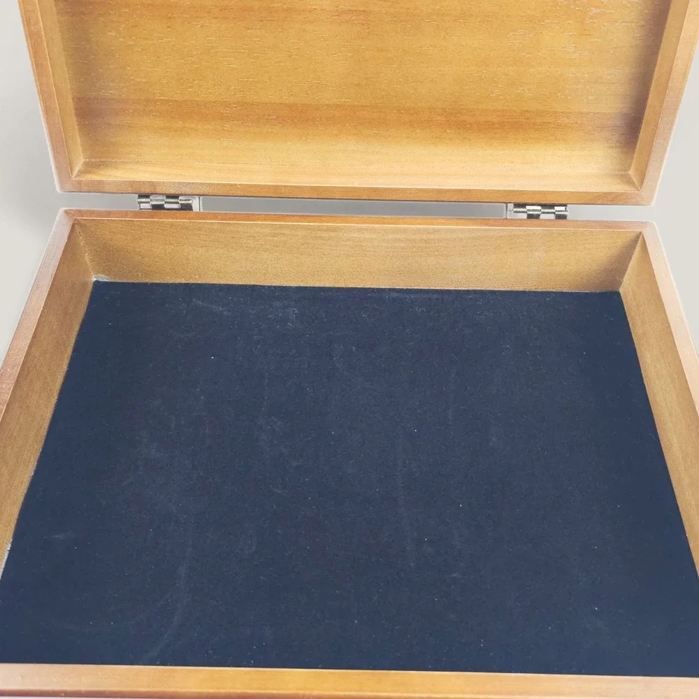 Wooden Valet Box Chess Piece Storage Case Jewelry Keepsake Memory Organizer 12